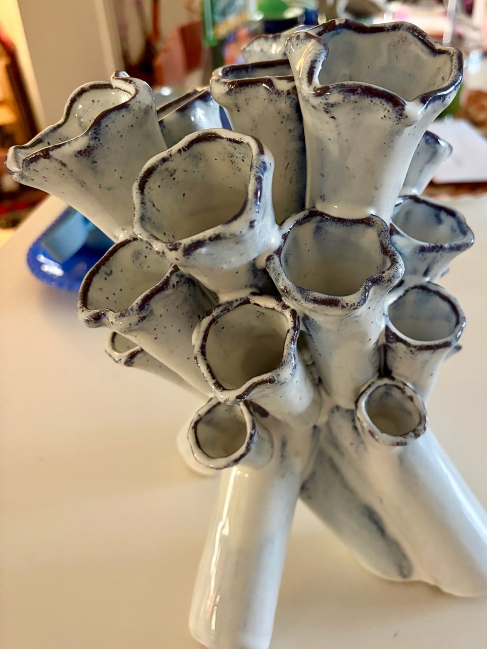 Tulipiere vase.
